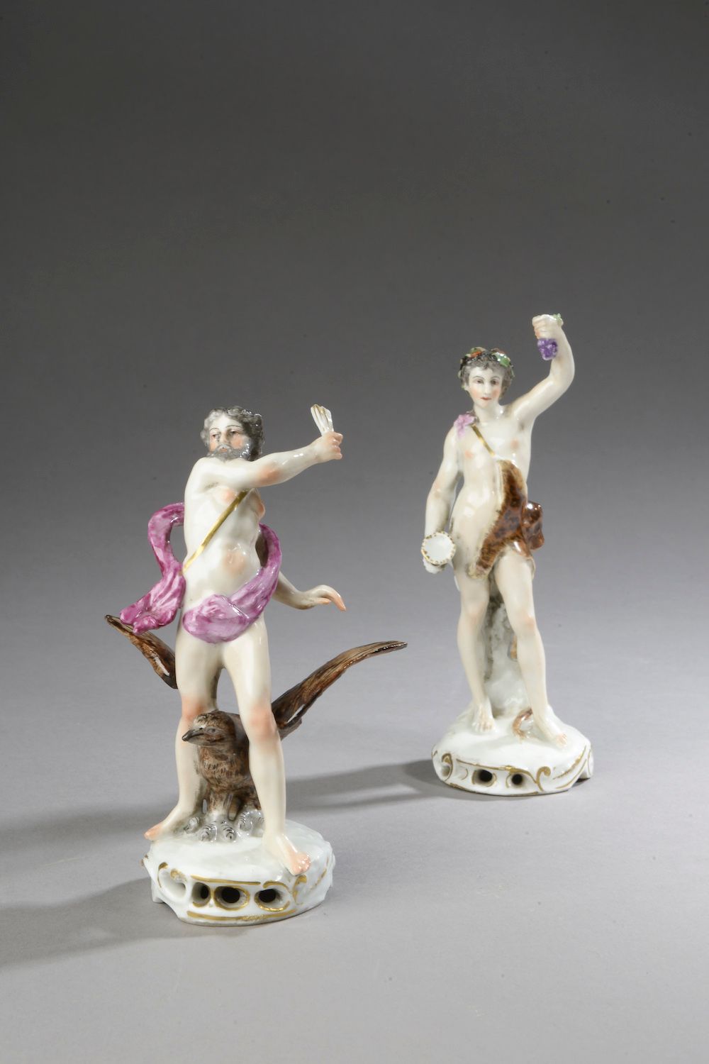 Null 
MEISSEN.

Bacchus et Zeus.

Deux sujets en porcelaine polychrome.

Marqués&hellip;