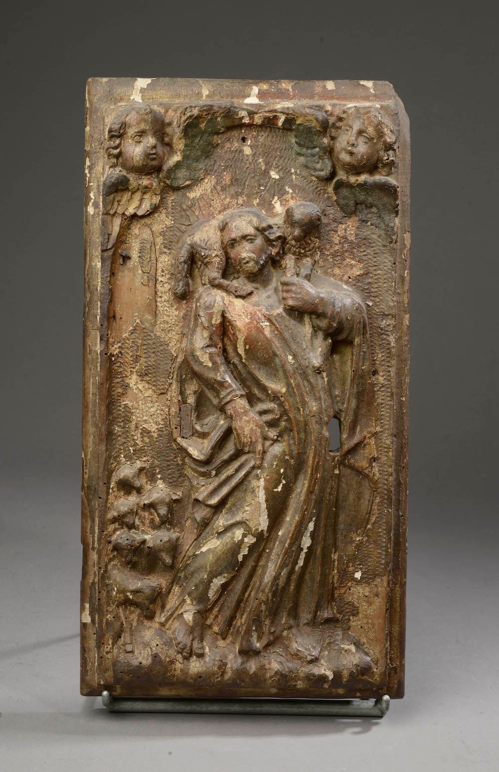 Null 一扇胡桃木帐幕门，高浮雕，多色和镀金，代表好牧人基督（缺失和损坏，特别是多色）。

17世纪。

高度：39厘米39 cm - 宽度 : 21 cm
&hellip;