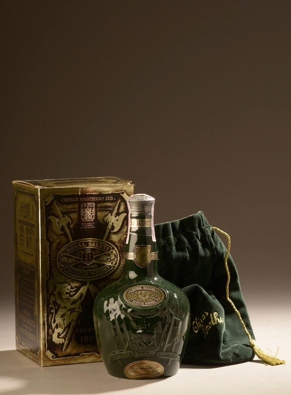 Null 1 Flasche SCOTCH WHISKY "Royal Salute", Chivas 21 years