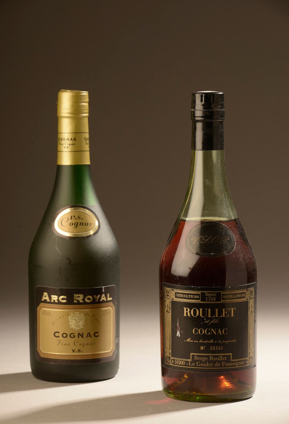 Null 2 botellas de COGNAC (Roullet VSOP Arc Royal)