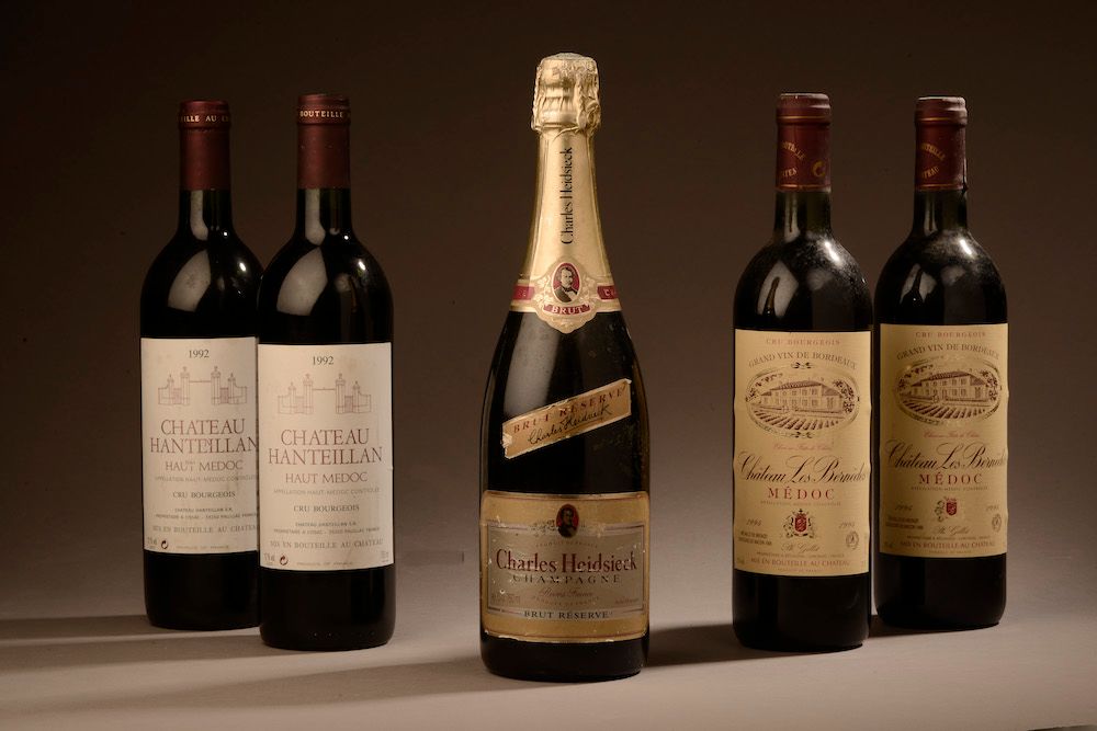 Null 4 botellas de MEDOC y HAUT-MEDOC (1992 y 1994). 1 botella de Champagne Char&hellip;