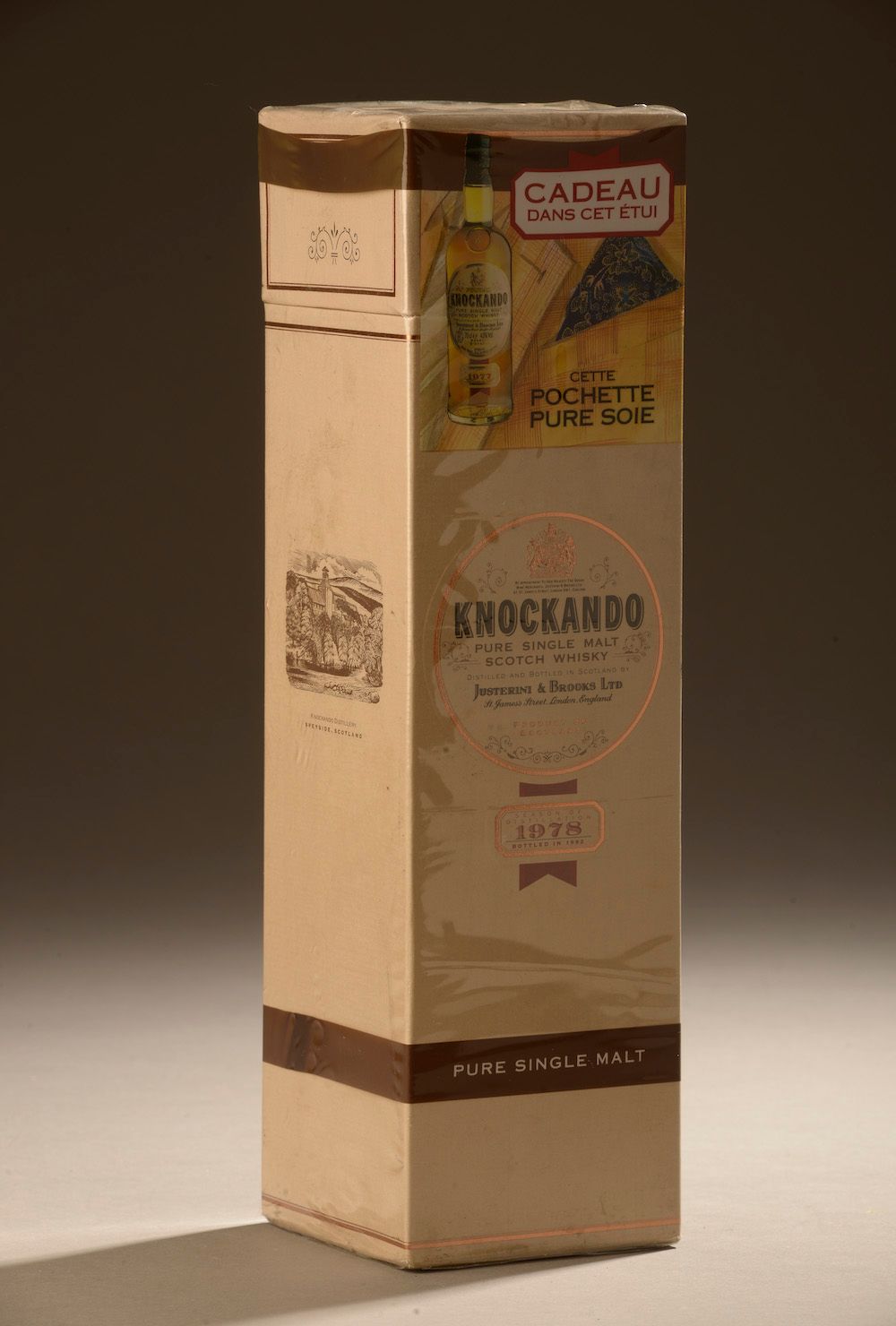 Null 1 bottiglia di SCOTCH WHISKY "Pure Single Malt", Knockando 1978 (scatola co&hellip;