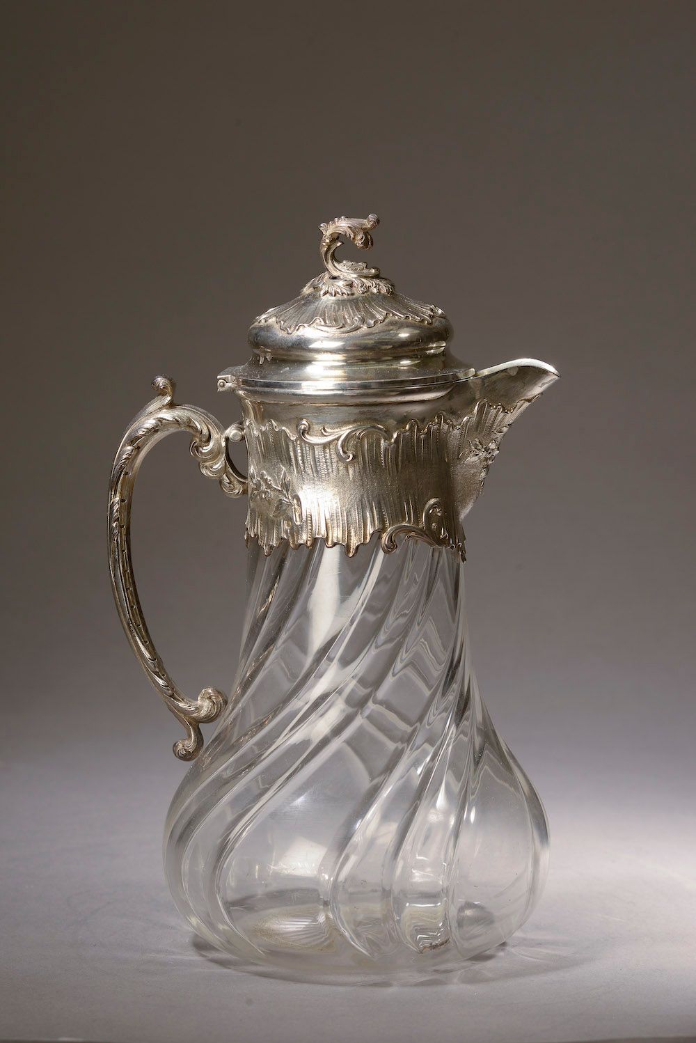 Null Large twisted glass ewer, the frame, the lid and the handle in silver with &hellip;