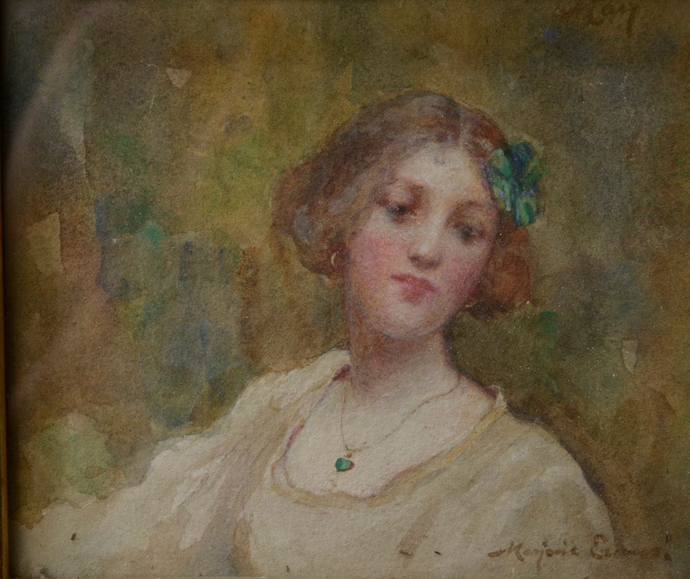 Null 斯科特-埃利奥特夫人，名马乔里-埃文斯（19-20世纪）。

据推测，这是加布里埃尔-德-拉罗什福考德伯爵夫人的肖像，戴着一朵绿花。

水彩画右下方有&hellip;