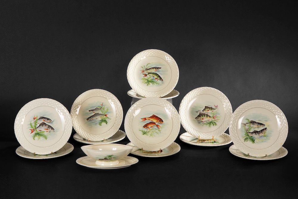 Null GIEN.

Part of a fish service comprising twelve dinner plates, a gravy boat&hellip;