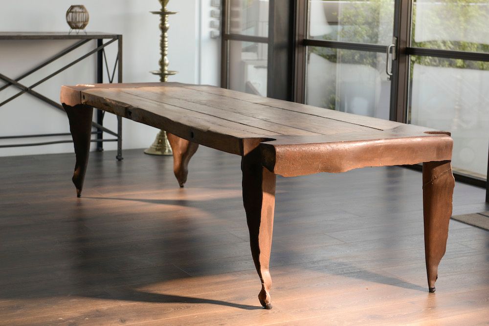 Null 
让-雅克-阿尔盖伊-罗利斯（生于1954年）。





大长方形桌子，顶部为橡木，两端为锻造金属，由四个切割金属的凹形腿延伸（没有延伸）。



&hellip;