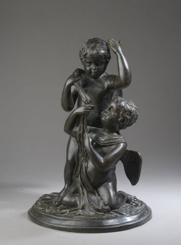 Null Deux anges avec un drappé.

Bronze à patine brune (usures), plaque G.G.M. B&hellip;