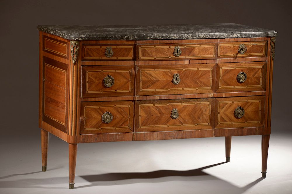 Null Chest of drawers with a slight central projection in rosewood and amaranth &hellip;