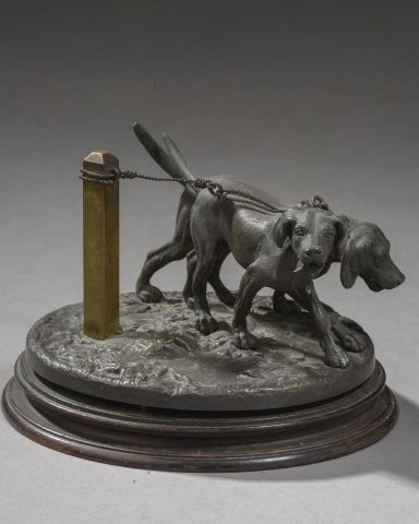 Null Rudolphe WINDER (1842-1910?).

Two tied hunting dogs.

Bronze with brown pa&hellip;