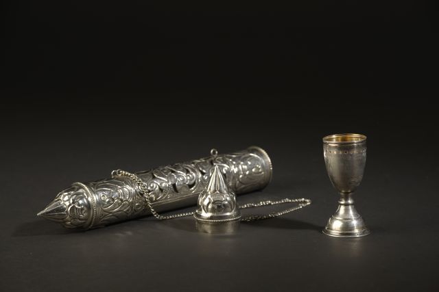 Null Silver spice urn (missing lid).

Russia, XIXth century - Net weight : 17,8 &hellip;