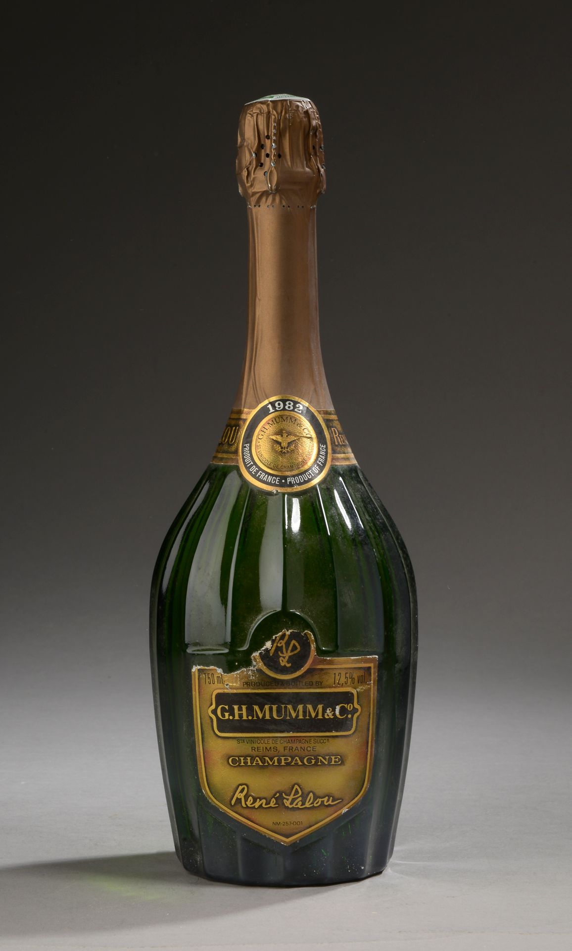 Null 1 bottle CHAMPAGNE "René Lalou", Mumm 1982 (elt, ela)