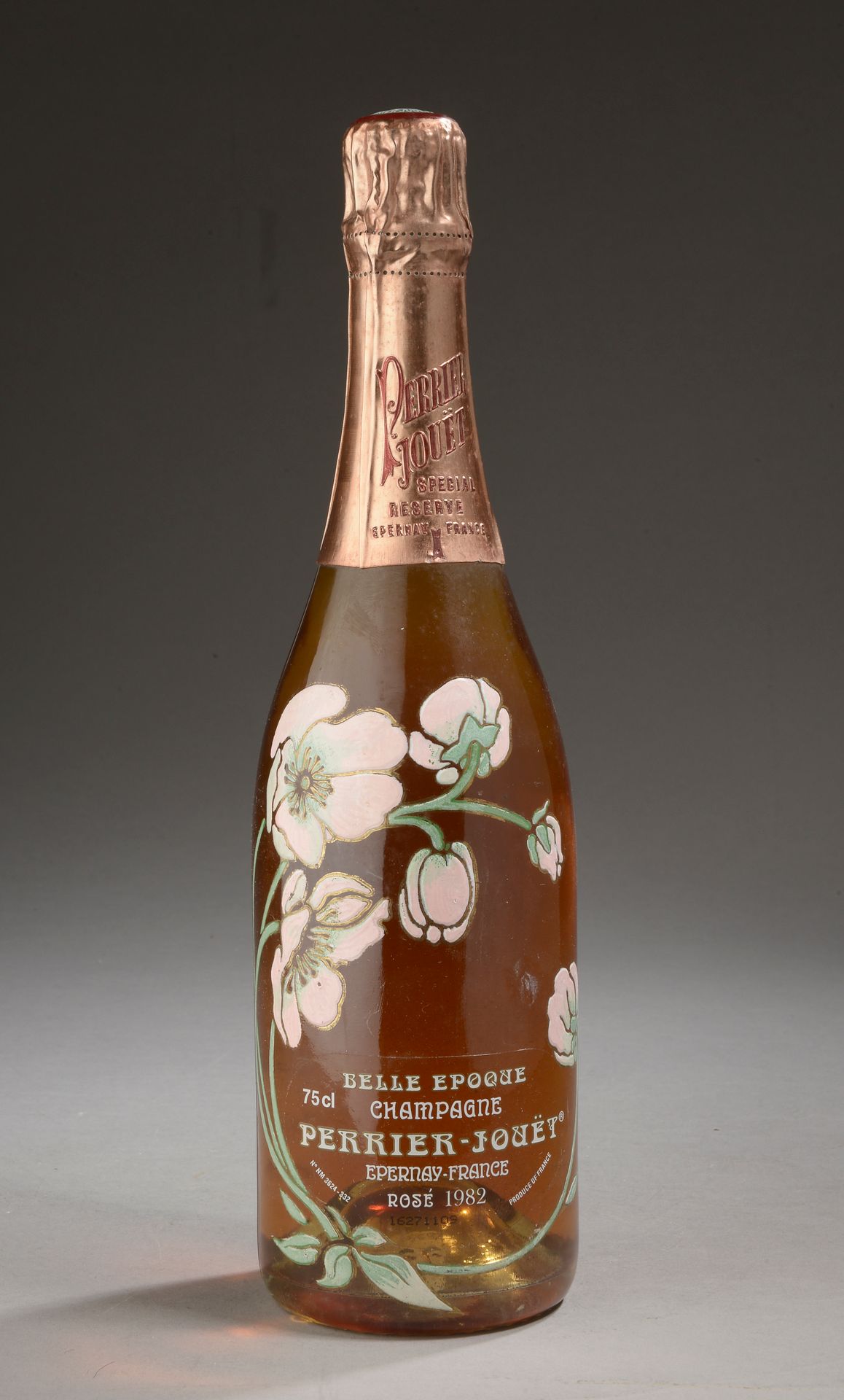 Null 1 bouteille CHAMPAGNE "Belle Époque", Perrier-Jouët 1982 (rosé, LB)