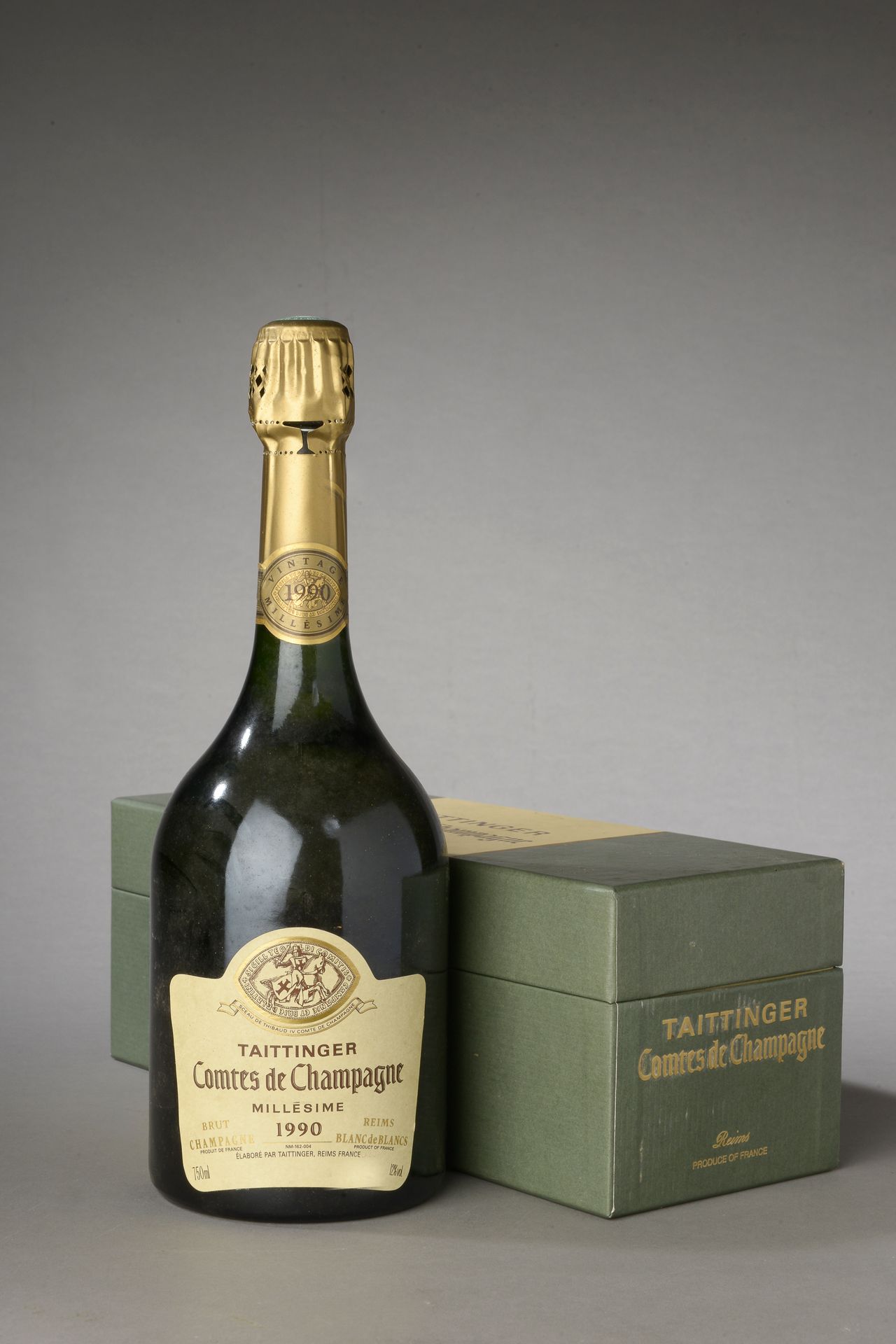 Null 1 bouteille CHAMPAGNE "Comtes de Champagne", Taittinger 1990 (coffret abîmé&hellip;