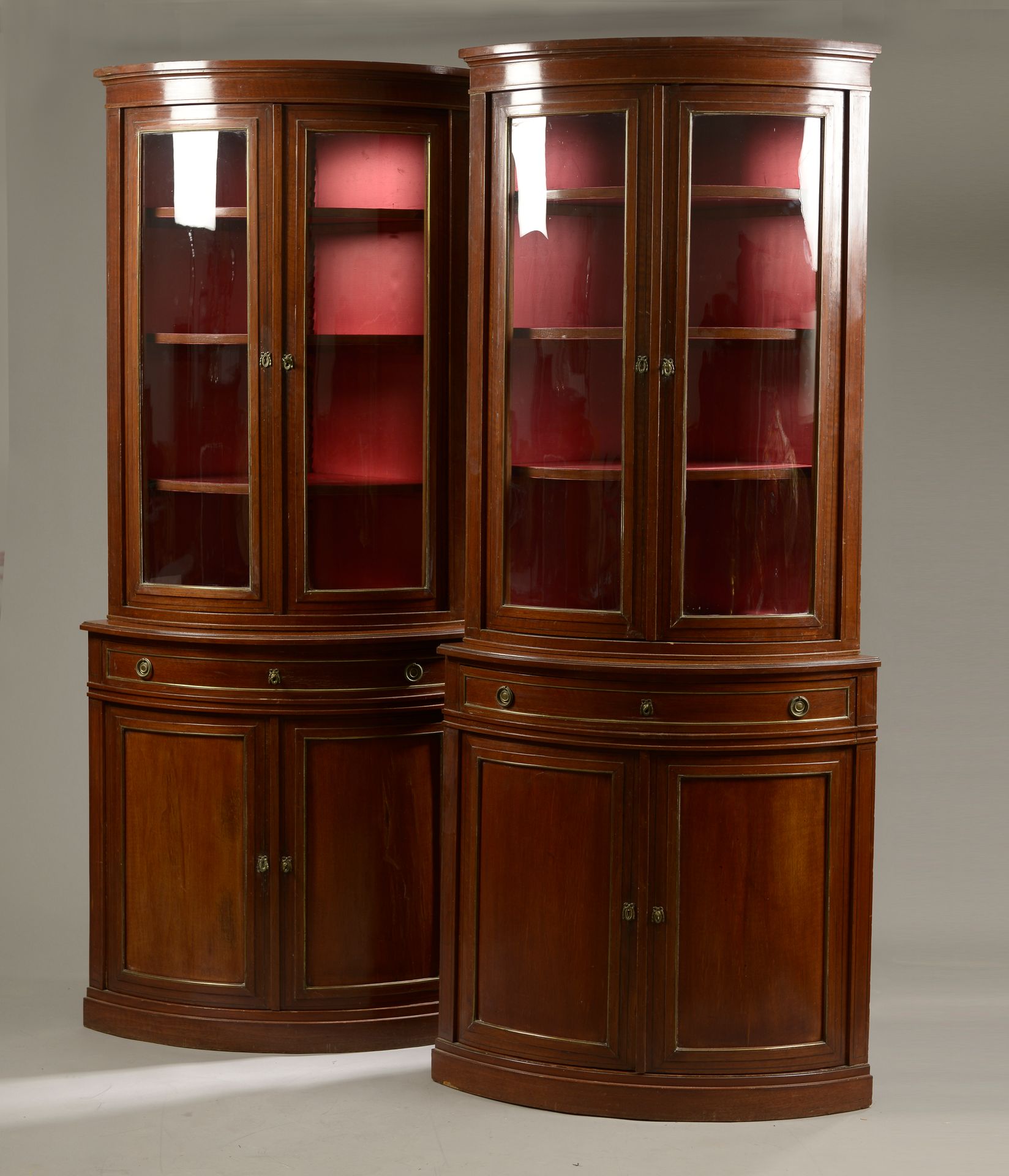 Null Pair of corner cabinets in mahogany inlaid with fillets. They open with a d&hellip;