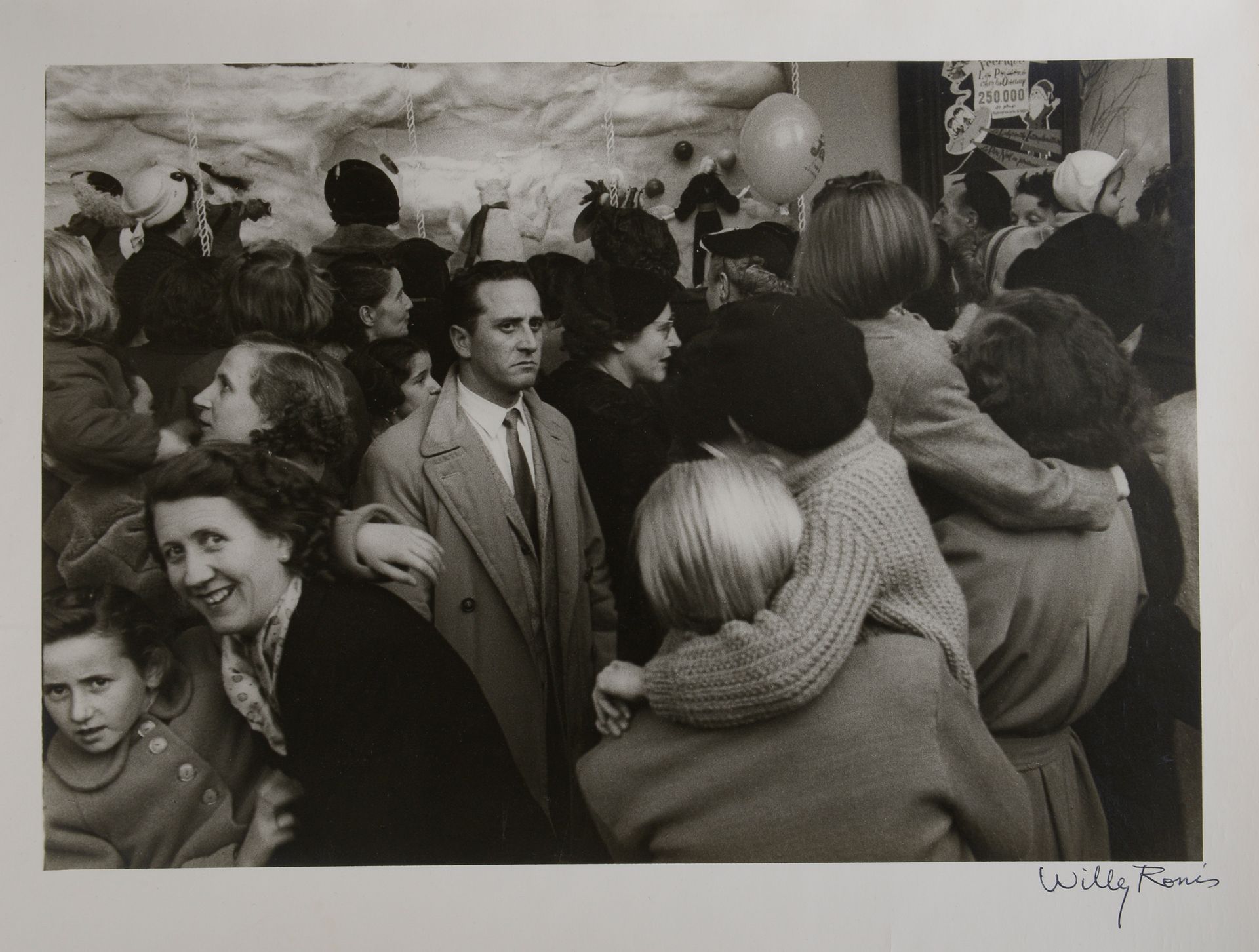 Null Willy Ronis (1910-2009)

Semaine de Noël devant les grands magasins, 1954.
&hellip;