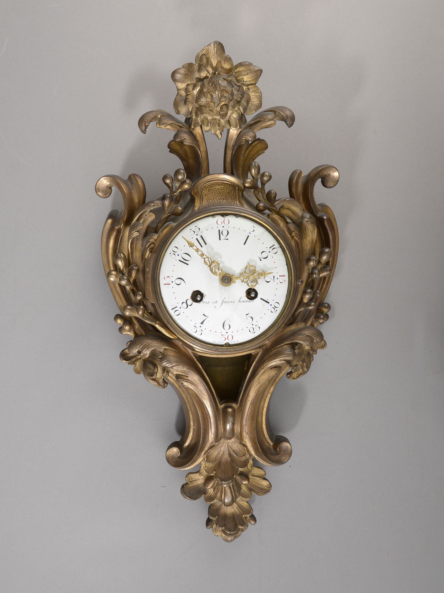 Null Chased and gilt bronze wall clock with Rocaille decoration of shells and ac&hellip;