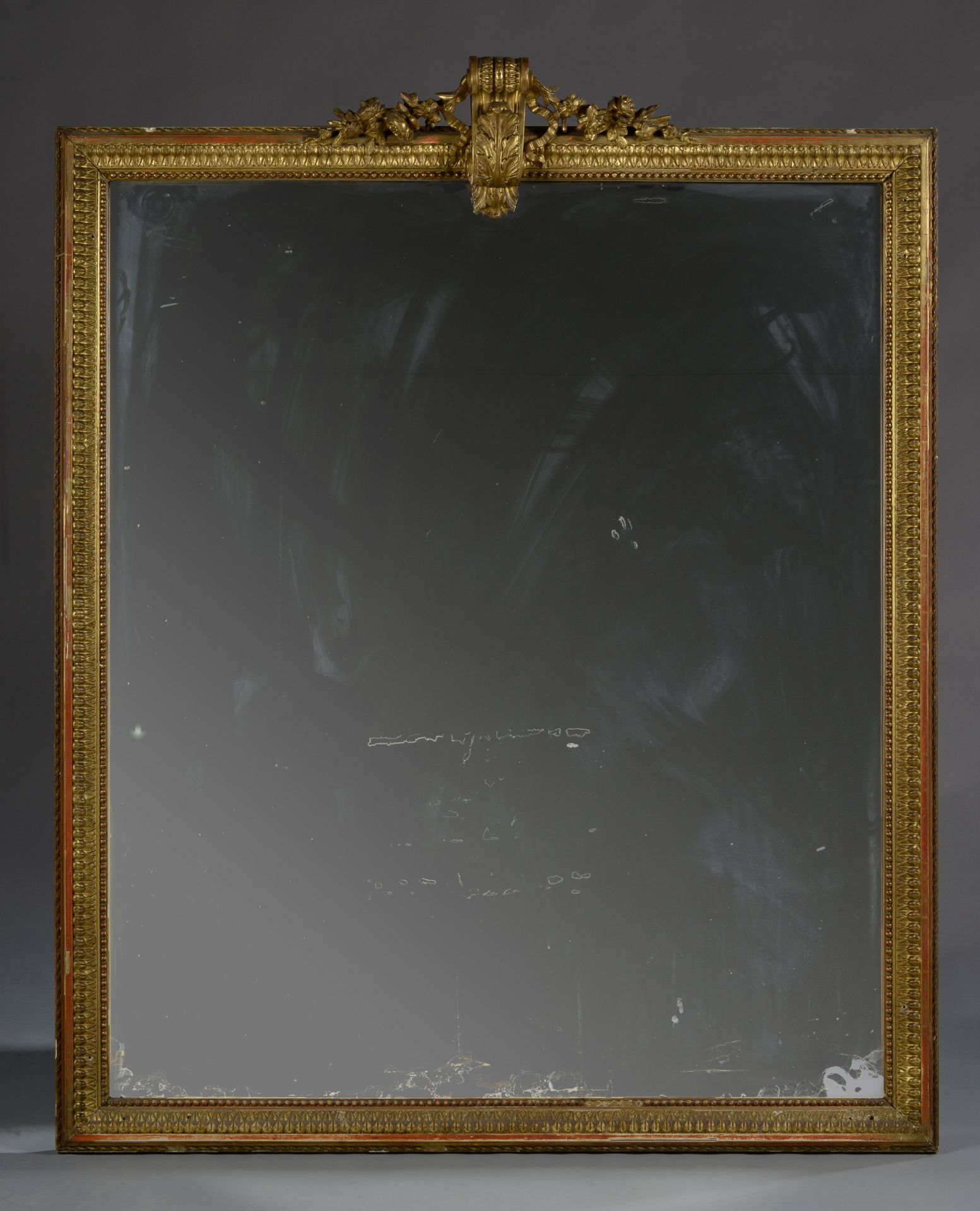 Null Gran espejo rectangular, marco de madera tallada y composición dorada decor&hellip;