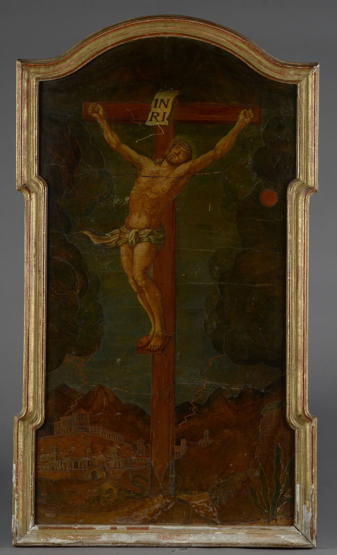 Null Der Tod Christi.
Im oberen Teil gewölbte Tafel aus bemaltem Holz mit Einleg&hellip;