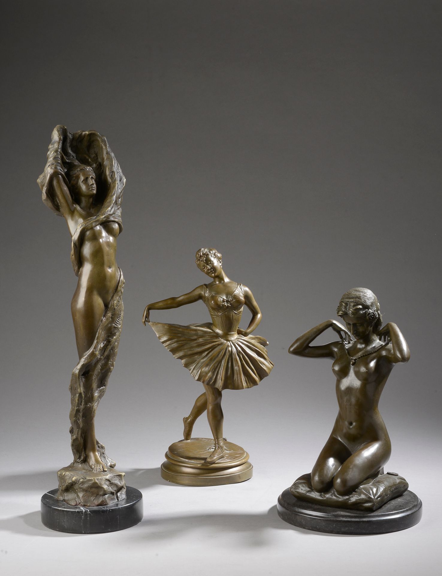 Null Ensemble de trois épreuves en bronze, comprenant : 

- Emile PINEDO (1840-1&hellip;