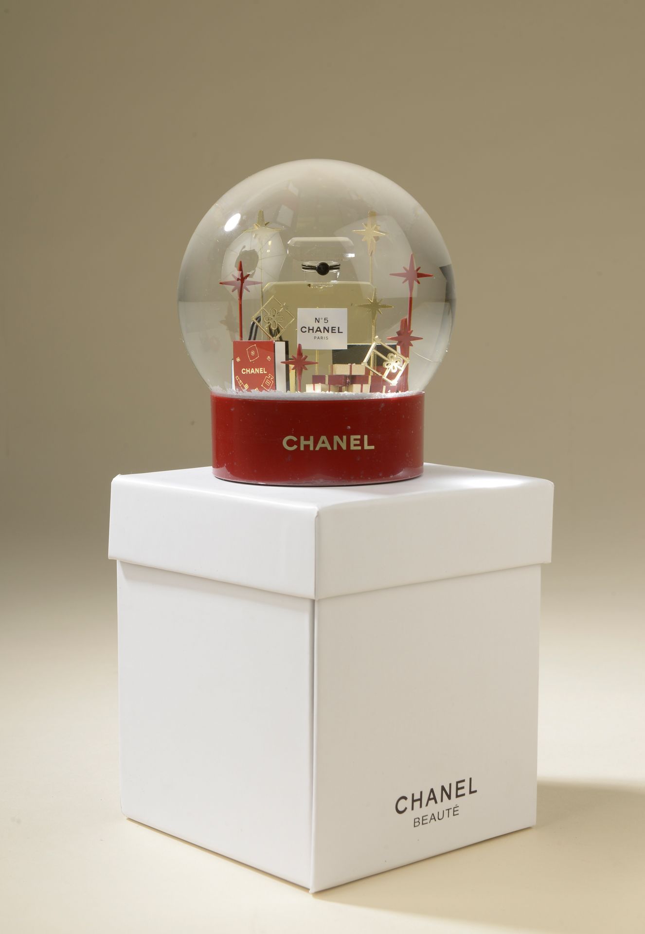 Chanel, Snow Globe Red Perfume