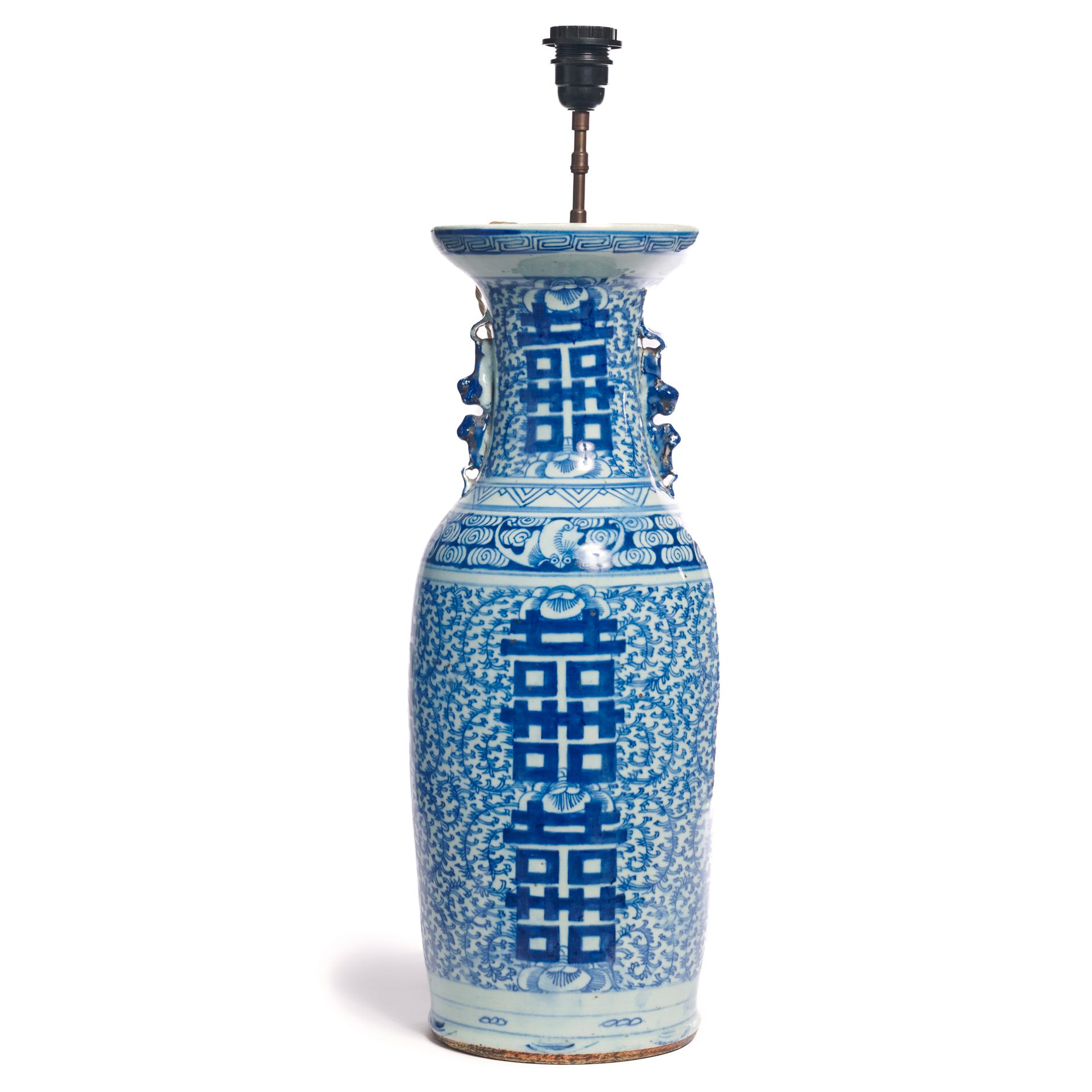 Null CINA.
Grande vaso in porcellana decorato in blu sottosmalto con caratteri x&hellip;