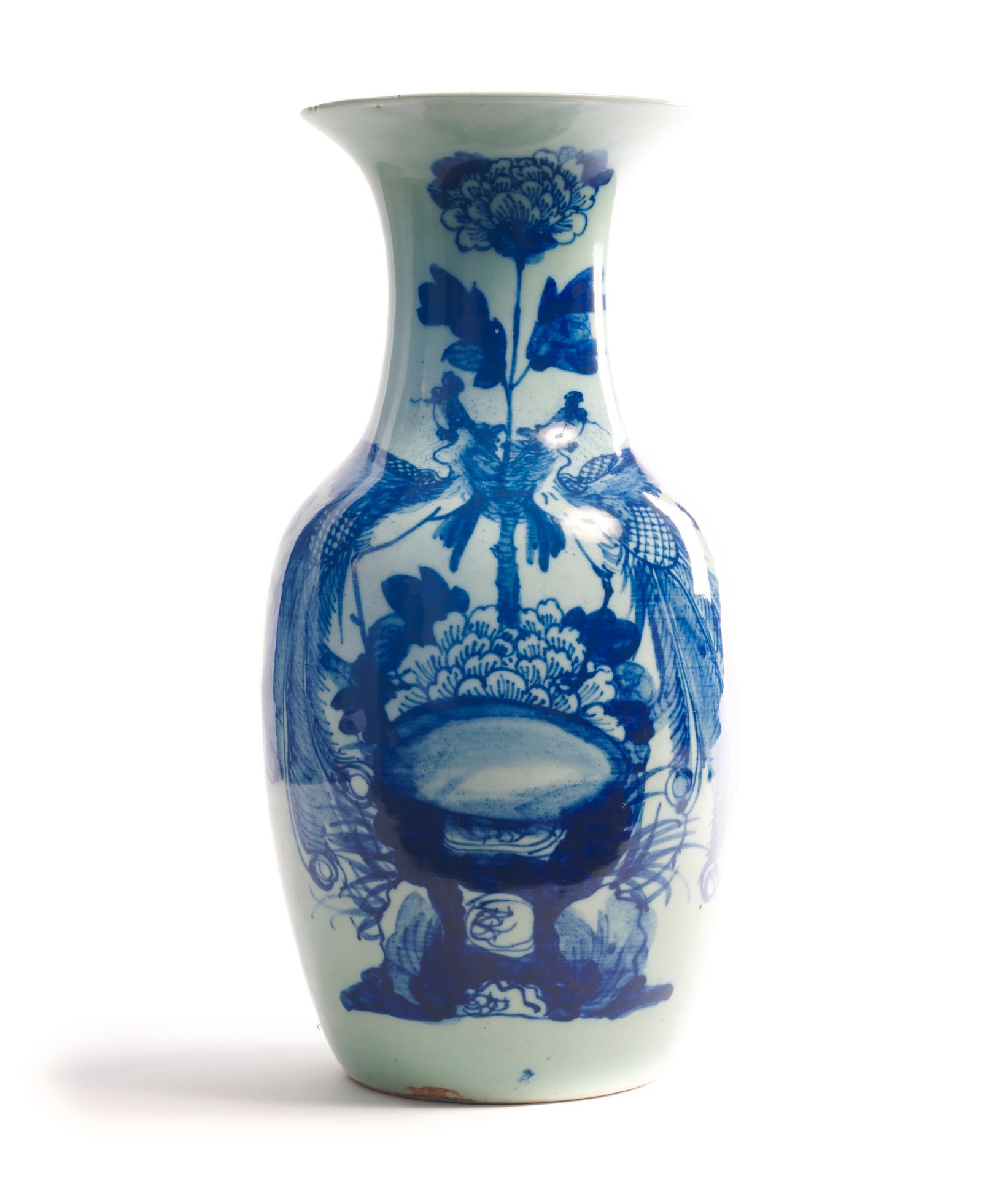 Null CINA. 
Vaso a balaustro in porcellana decorato in blu sottosmalto con fenic&hellip;