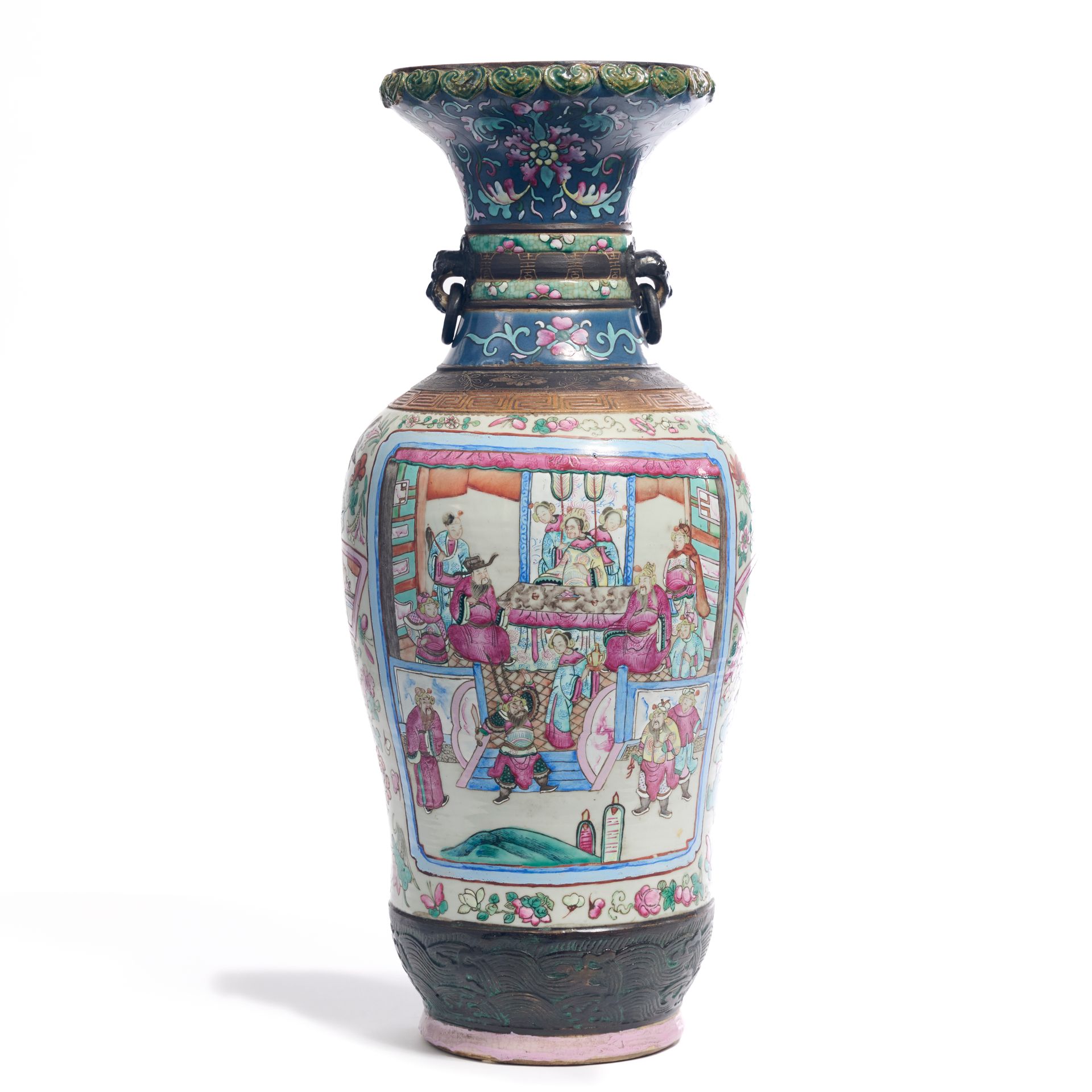 Null CINA. 
Grande vaso in porcellana smaltata in policromia, decorato con scene&hellip;
