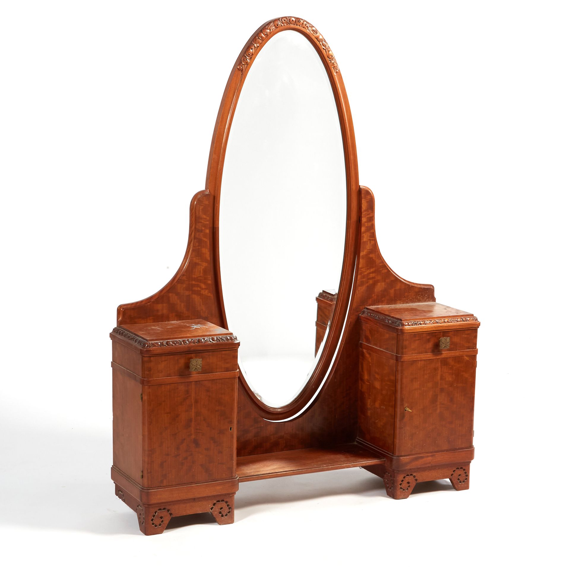 Null Louis MAJORELLE (1859-1926).
Mueble de dormitorio de caoba y chapado de cao&hellip;