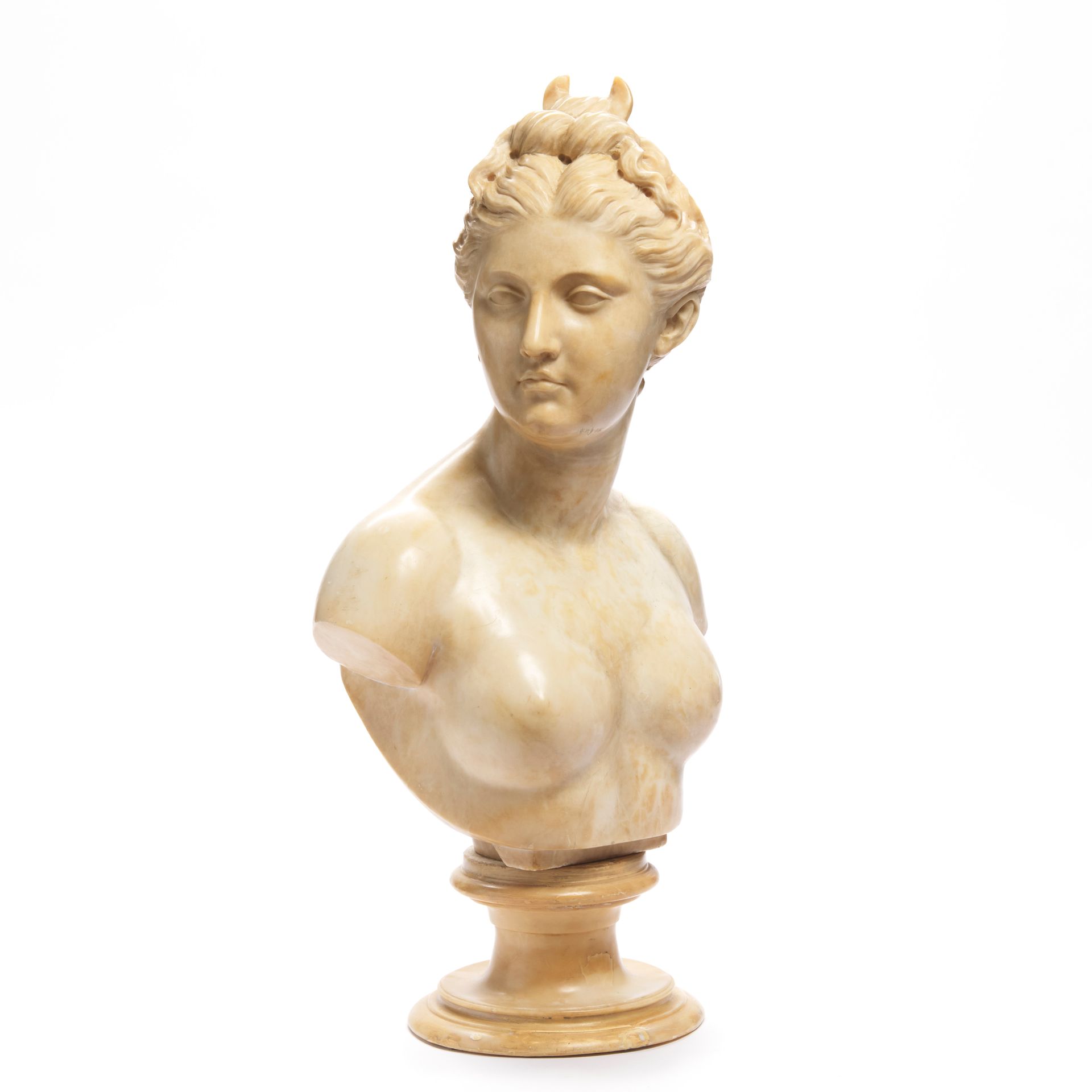Null Escuela francesa del siglo XIX.
Busto de Diana sobre pedestal.
Mármol bland&hellip;