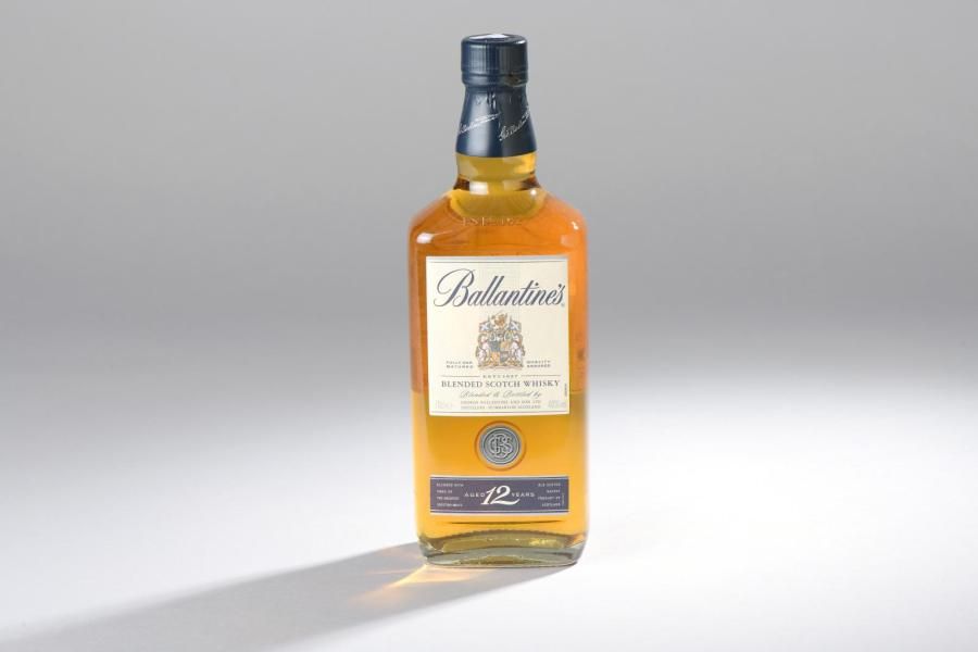 Null 1 bouteille SCOTCH WHISKY Ballantine's 12 ans