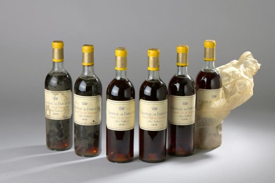 Null 6 bouteilles CH. DE FARGUES, Sauternes 1970 (1 TLB, 3 LB, 2 MB; traces légè&hellip;