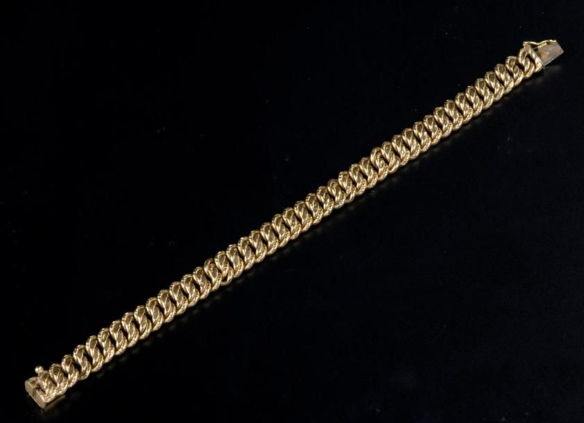 Null Bracelet à maille américaine en or jaune 18K uni et gravé (légers chocs).

&hellip;