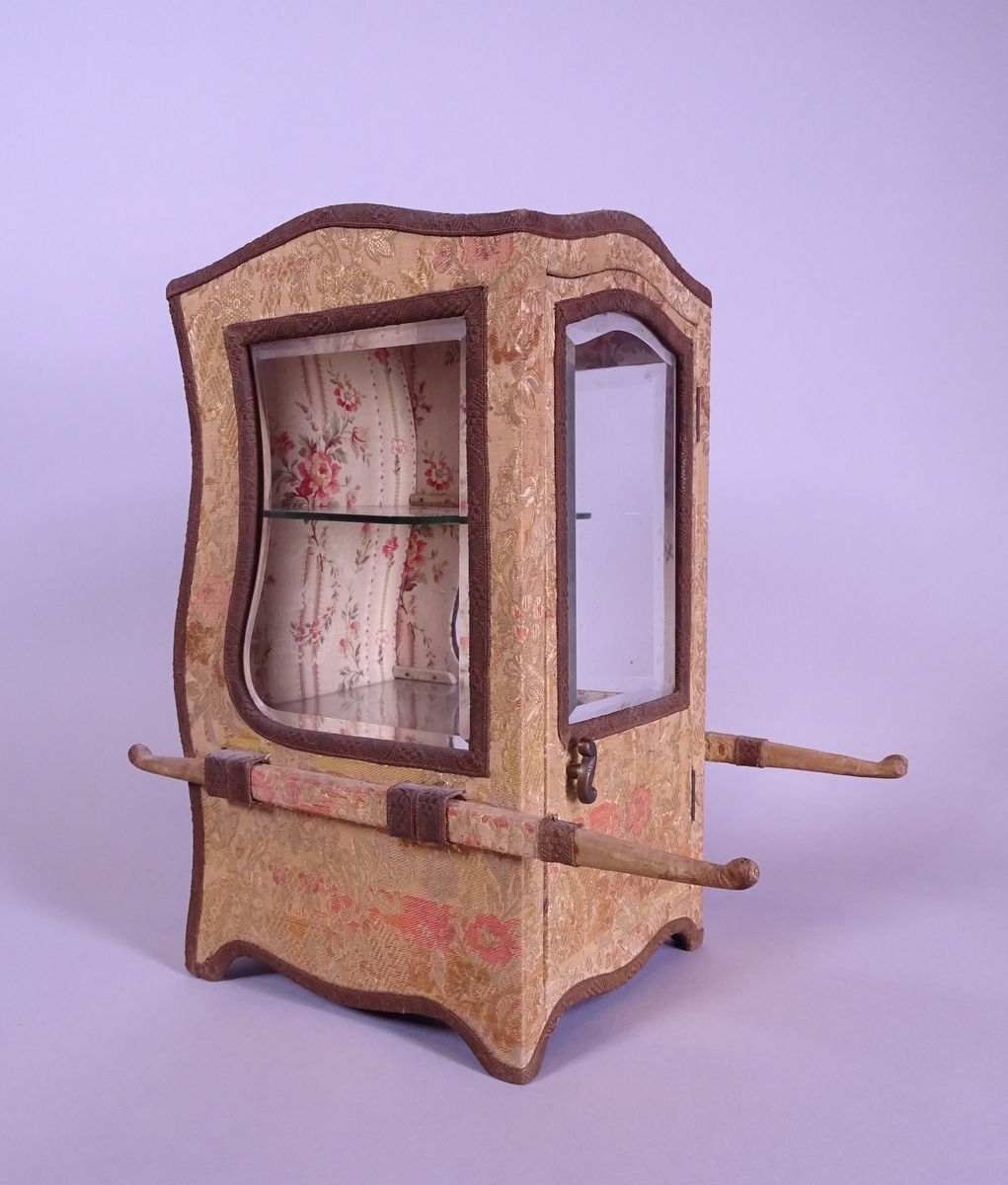 Null Object: Display case -Chair with carrier- bevelled glass end of 19th centur&hellip;