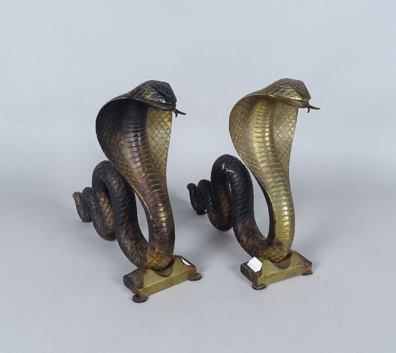 BRANDT Edgar Objet: Paire de chenets en bronze -Serpent / Cobra- attribué à *BRA&hellip;
