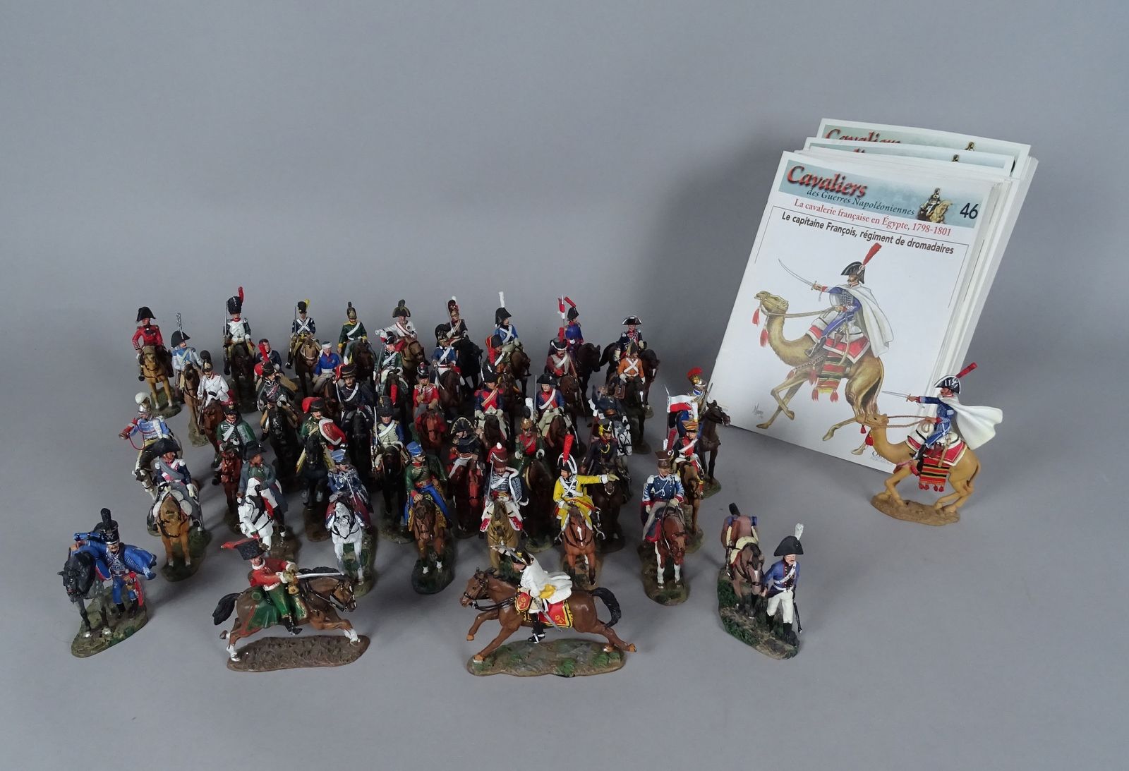 Null Jouet(45): Lot de soldats cavaliers de plomb collection DELPRADO série Cava&hellip;