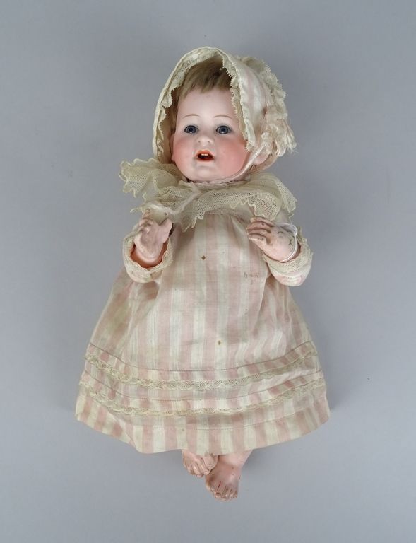 Null 娃娃。瓷头婴儿娃娃 ALT BECK 8 GOTTSCHALK标记HBG.2（原样），张嘴，硫磺眼，高：32厘米