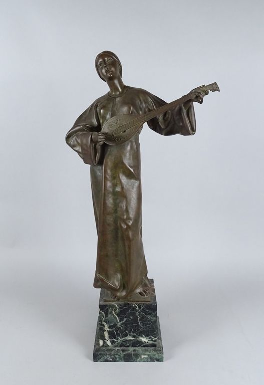 LEFEVER Edmond Sculpture: bronze (tach peinture) -Femme jouant de la mandoline s&hellip;