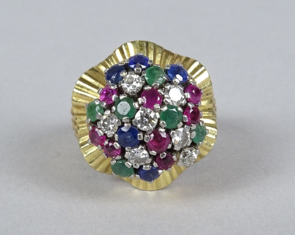 Null Bijou: Bague en or jaune 18K sertie de diamants, rubis, saphirs, émeraudes &hellip;