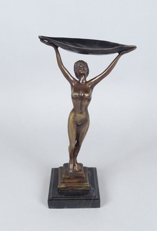 PREISS Ferdinand Sculpture: bronze -Jeune femme au plateau- d'après signé *PREIS&hellip;