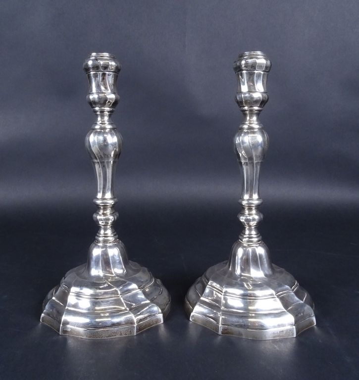 Null Argenterie: paire de chandeliers poinçon de Ath 1769 H:25,5cm 720gr