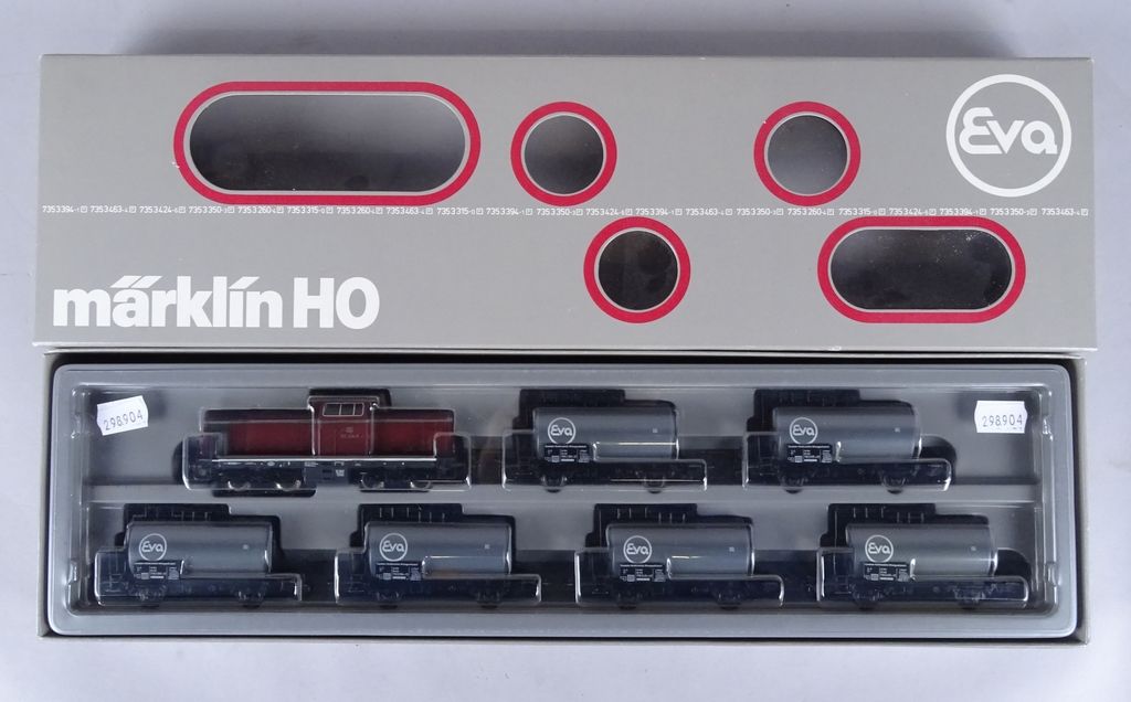 Null Toy: MARKLIN H0 train: 2855 DB diesel locomotive and 6 tank cars (In box)