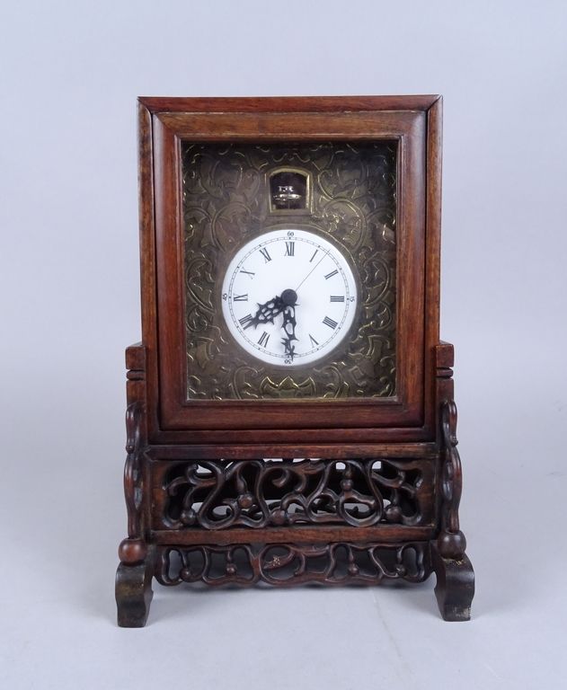 Null Horlogerie: Horloge pendule à poser chinois en bronze ciselé et acajou scul&hellip;