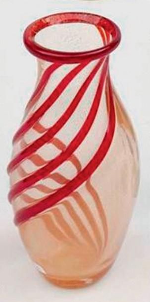 MURANO - SEGUZO VASE balustre en verre pailleté or à torsades et col rouge. Haut&hellip;