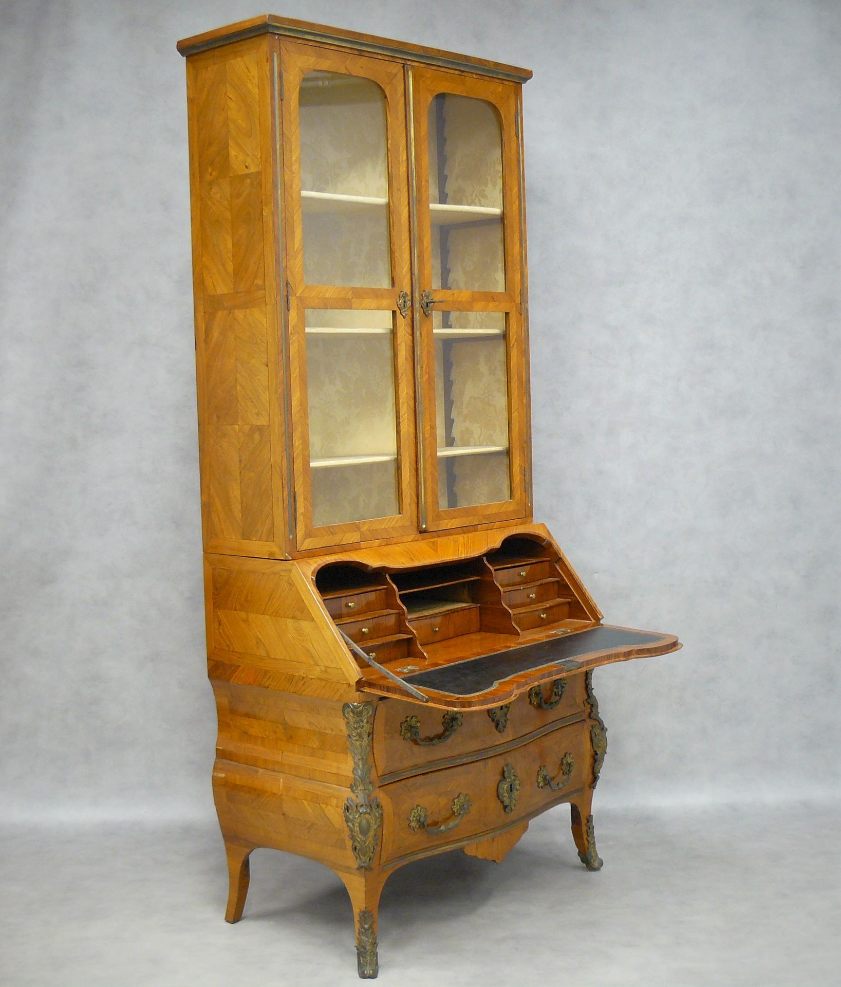 Null 
Beautiful Regency period scribal chest of drawers topped by a violet wood &hellip;