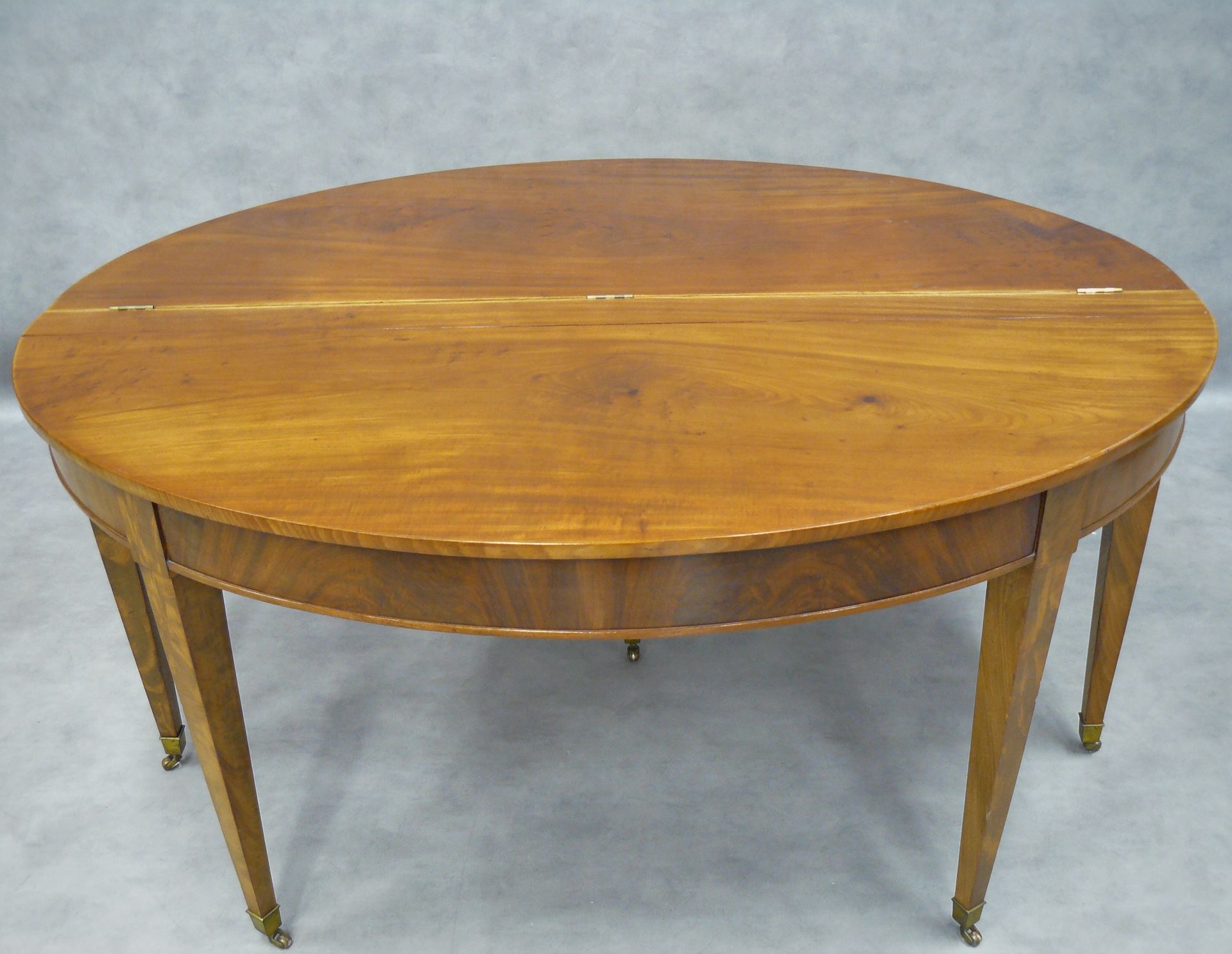 Null Louis XVI mahogany half moon table on girdle legs with castors - closed - 7&hellip;