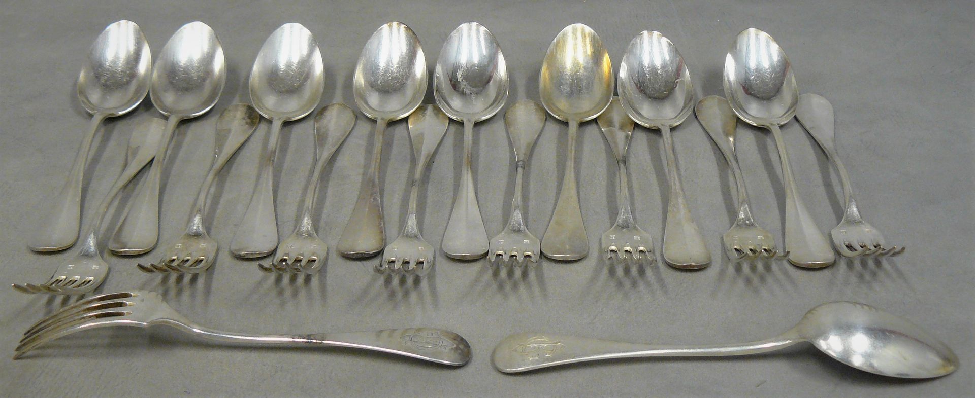 Null nine flatware model in silver plated metal -
