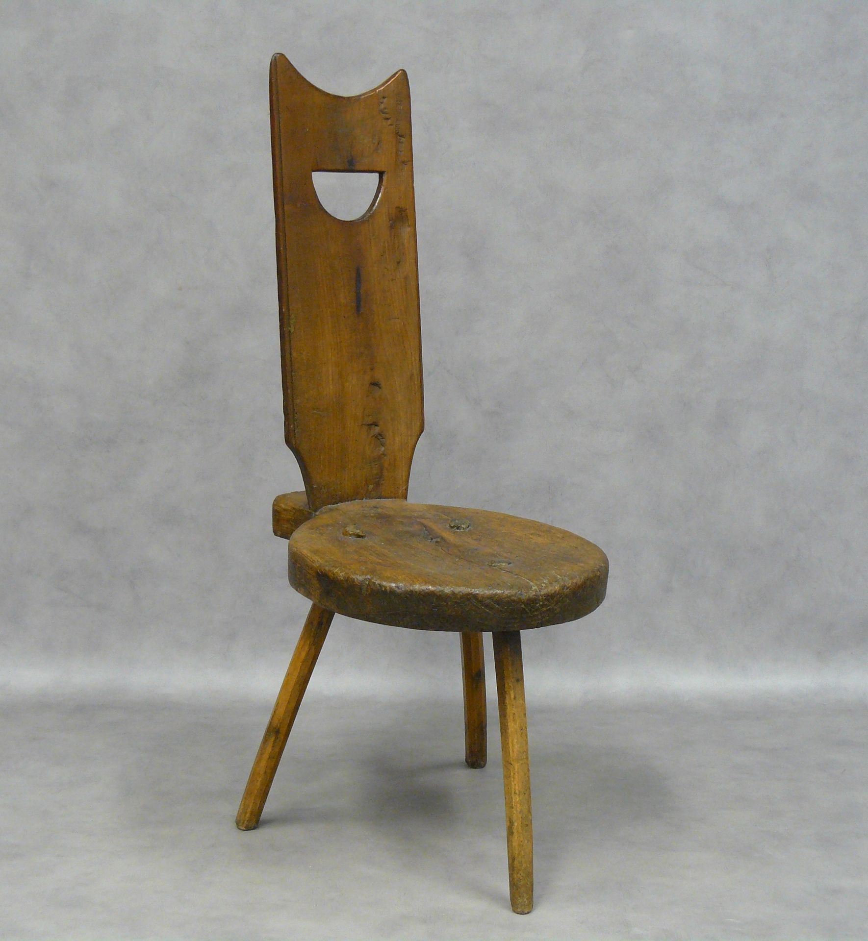 Null una sedia alpina tripode, lo schienale traforato - H 91 cm