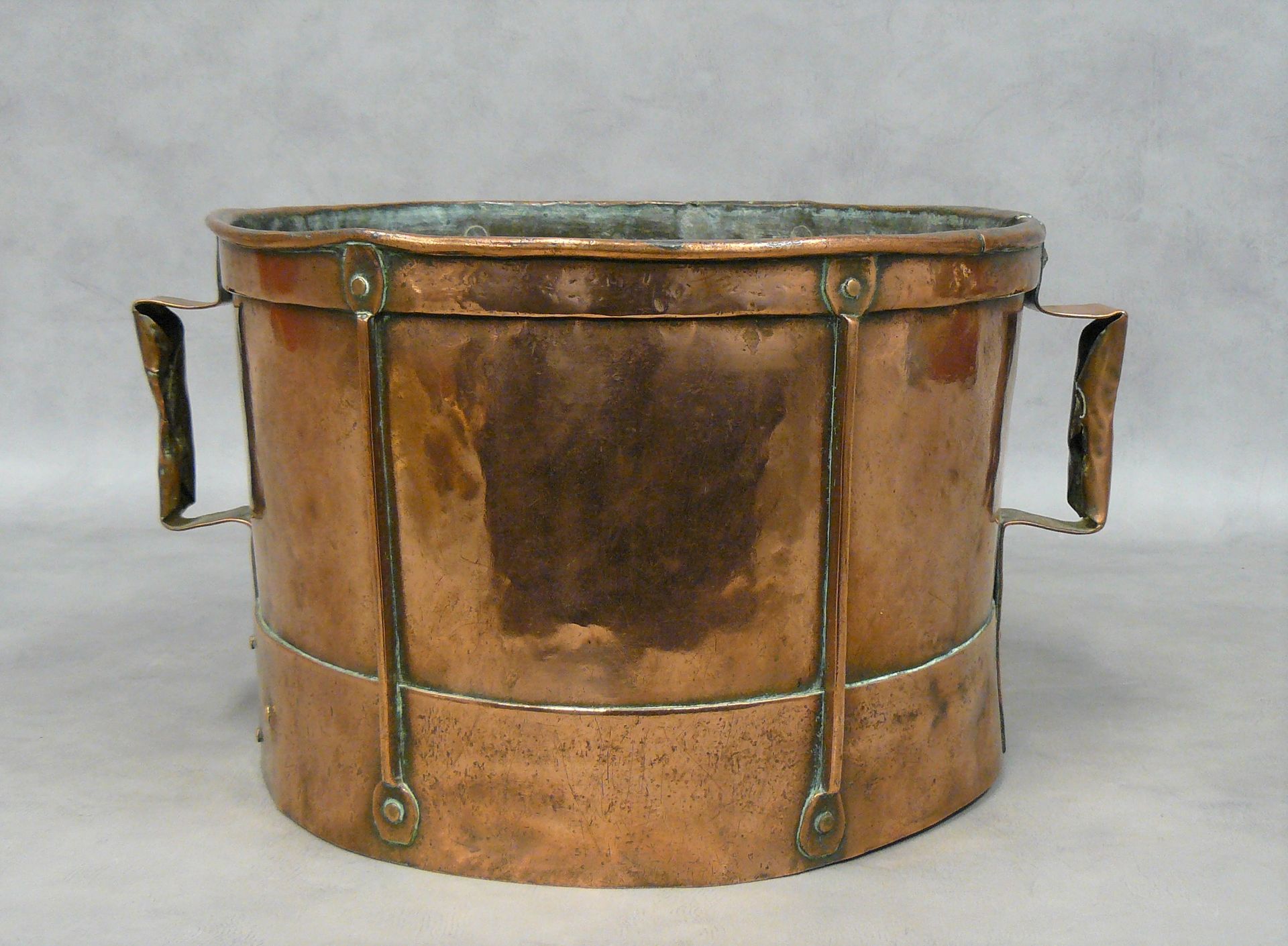 Null a copper handled iron, Auvergne late 18th - early 19th century - H 24 cm W &hellip;