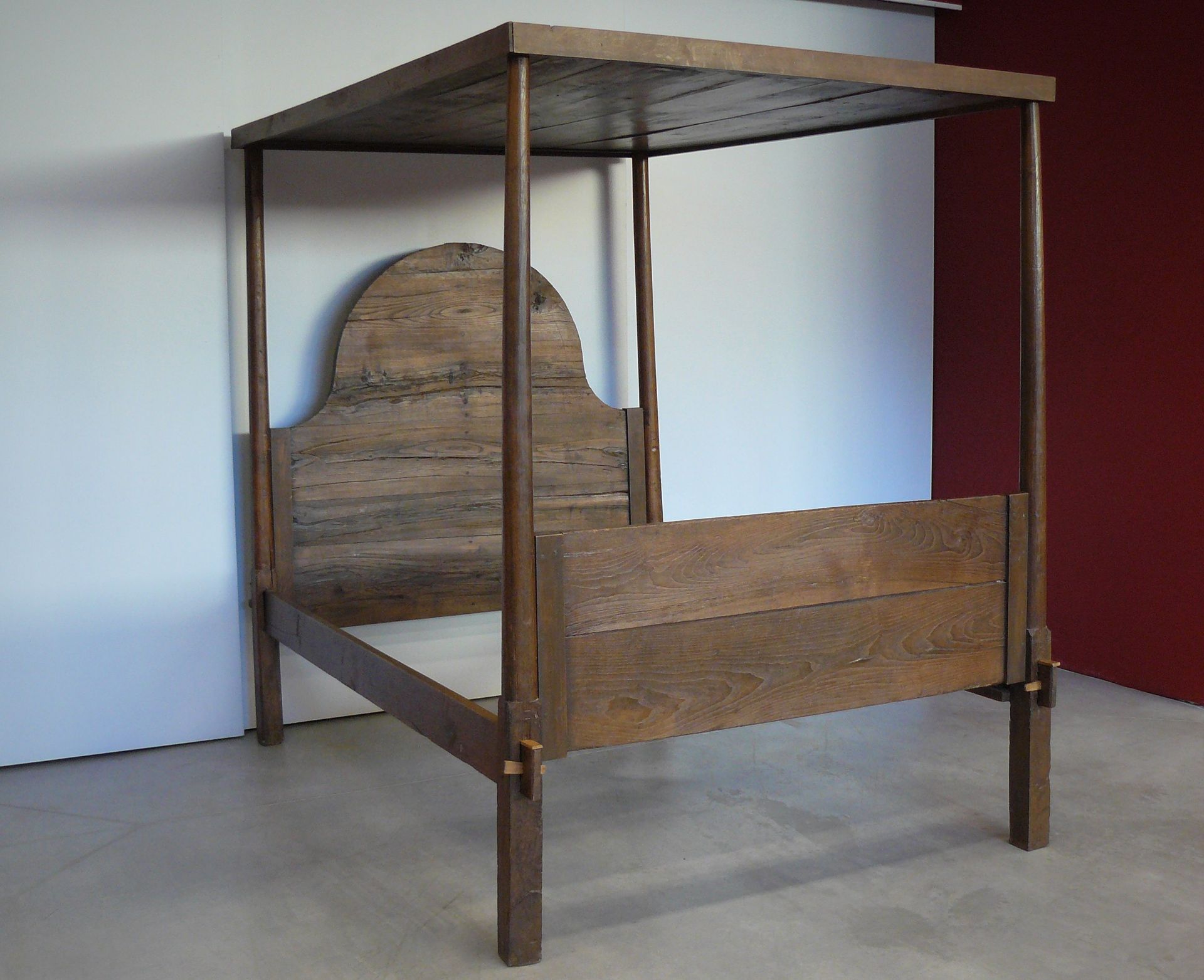 Null una antigua cama con dosel en madera natural, con dosel completo - 198,5 x &hellip;