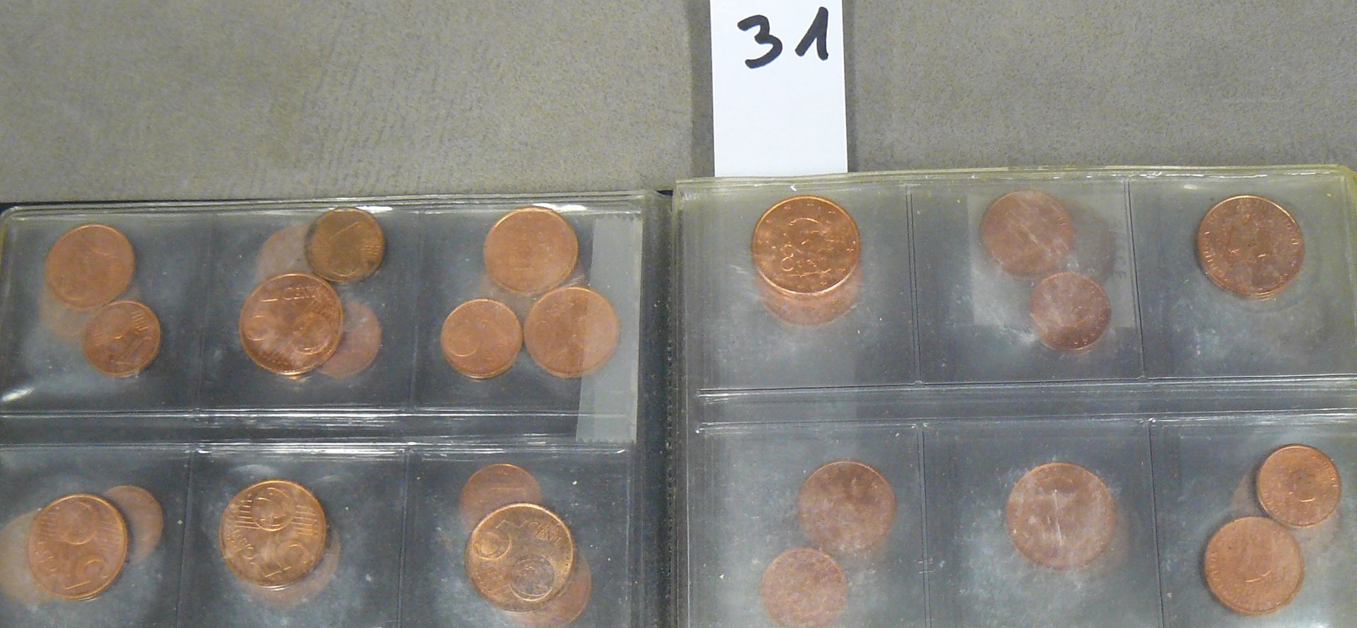 Null 一本由55个外国欧元硬币组成的小册子--各种年份、国家和州的硬币